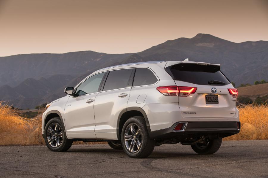  Toyota Highlander Limited Hybrid 2016 года  (фото 13 из 15)